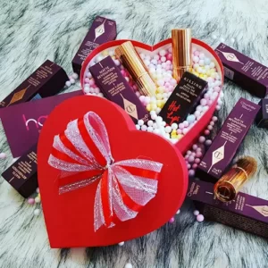 Noel nên tặng quà gì cho bạn gái thật ấn tượng? Bật bí ở ngay đây!