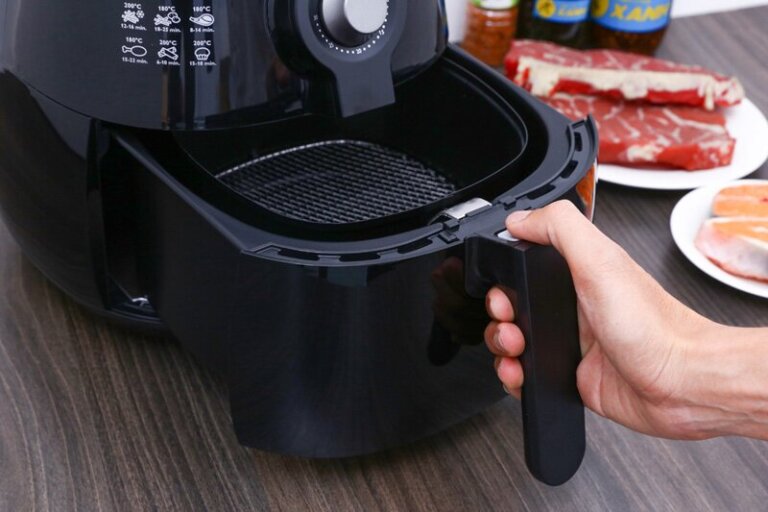 Nồi chiên không dầu Philips HD9220 2.4L 3 Noi chien khong dau Philips HD9220 2.4L 2