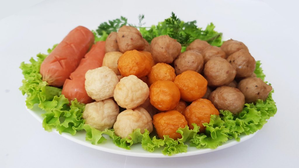 Gợi ý các món ăn với nồi chiên không dầu ngon, dễ làm tại nhà 10 Chả cá viên, xúc xích nướng