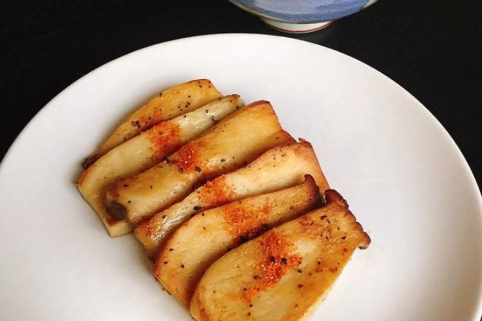 Gợi ý các món ăn với nồi chiên không dầu ngon, dễ làm tại nhà 14 Nấm đùi gà sa tế