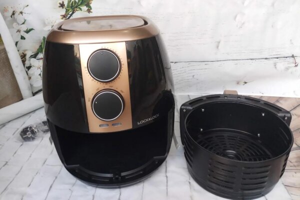 Cách sử dụng nồi chiên không dầu Lock&Lock EJF445 hiệu quả, an toàn