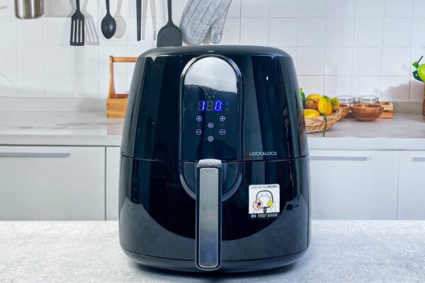 Review nồi chiên không dầu Lock&Lock EJF351: Có đáng mua không?