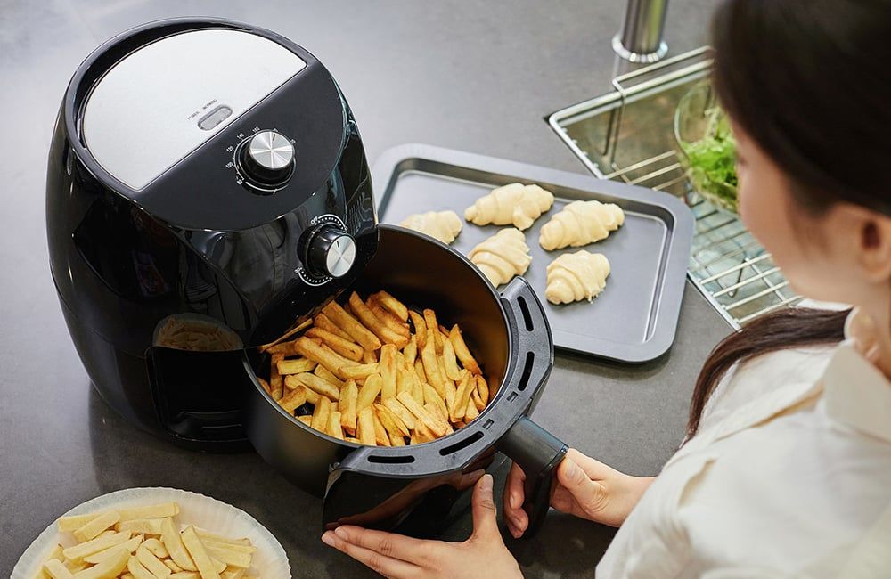 Mẹo và lưu ý khi hâm nóng đồ ăn bằng nồi chiên không dầu
