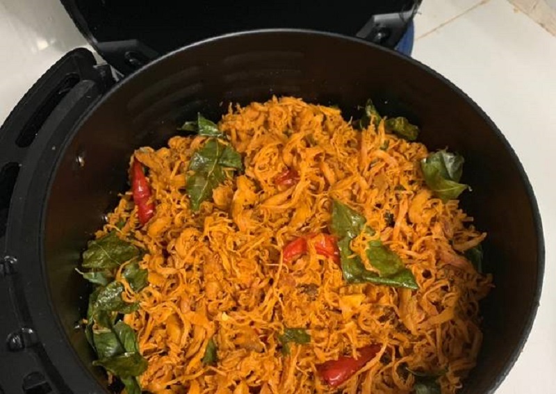 Cách làm khô gà lá chanh đơn giản nhất